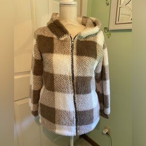 Sherpa women’s jacket EUC, size small